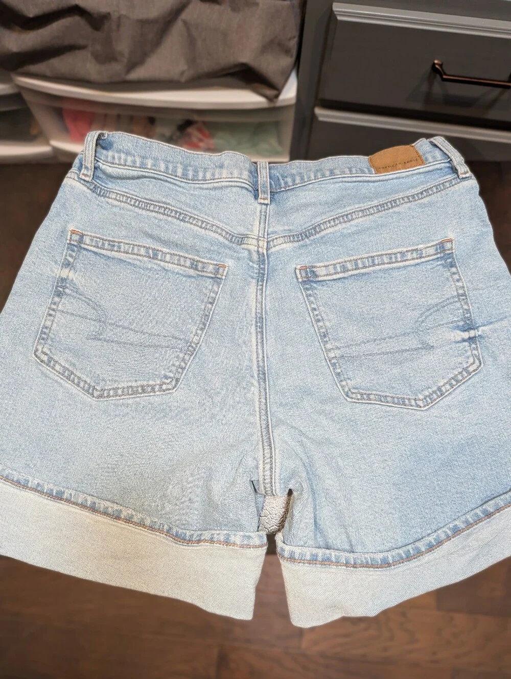American Eagle Outfitters Light Wash Denim Cuffed Shorts 5 inch Women's Size 8